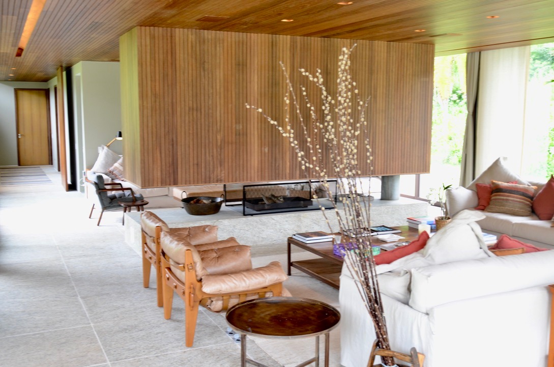 Lareira e sala de estar